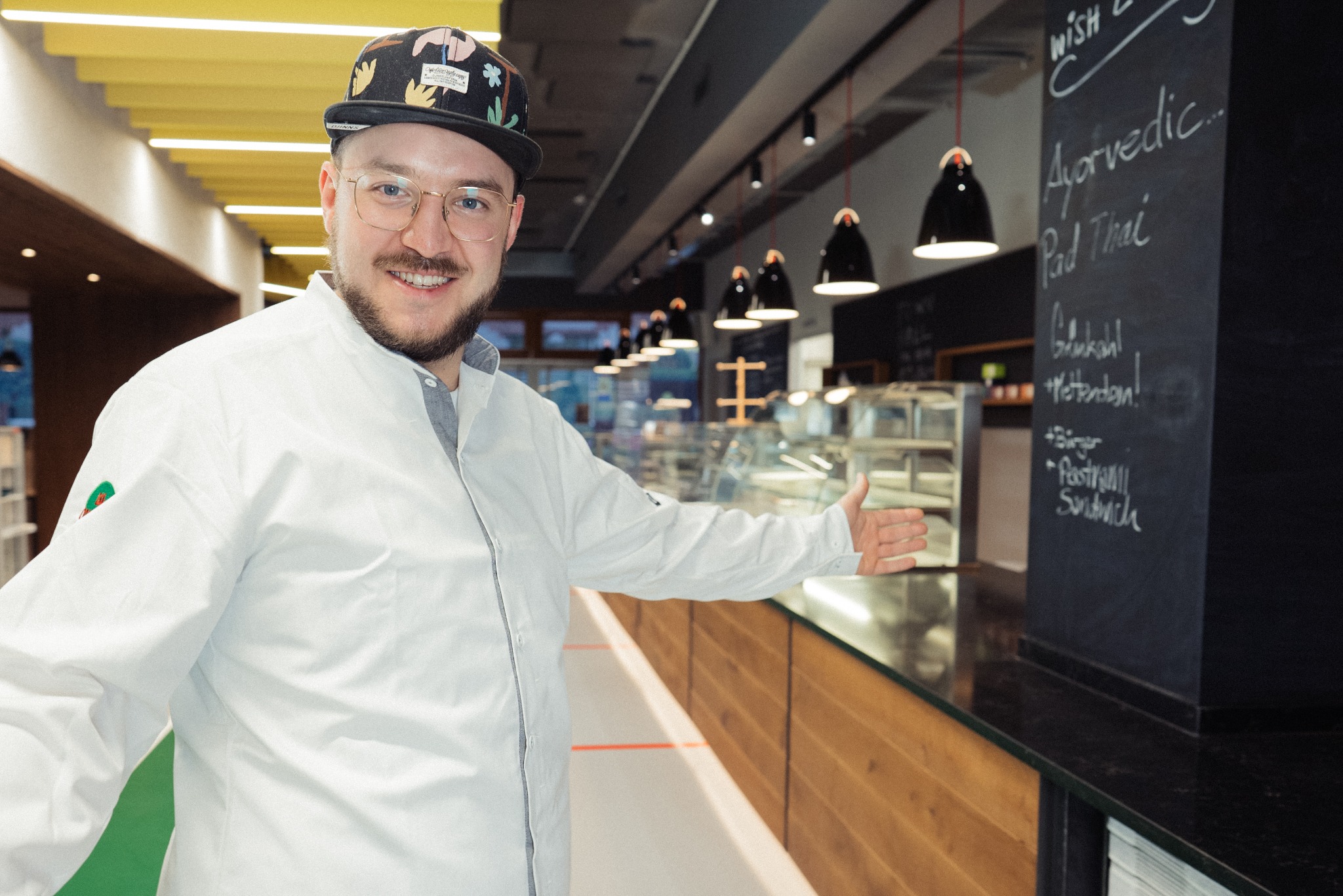 Dirk Neumann in der InnoGames Kantine in Hamburg